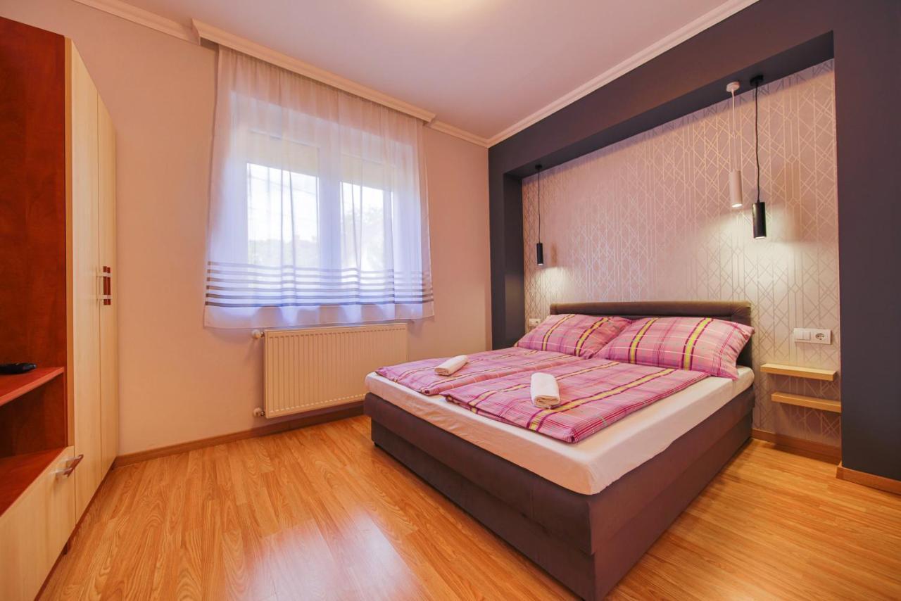 Kálvin utcai Apartmanok Hajdúszoboszló Esterno foto