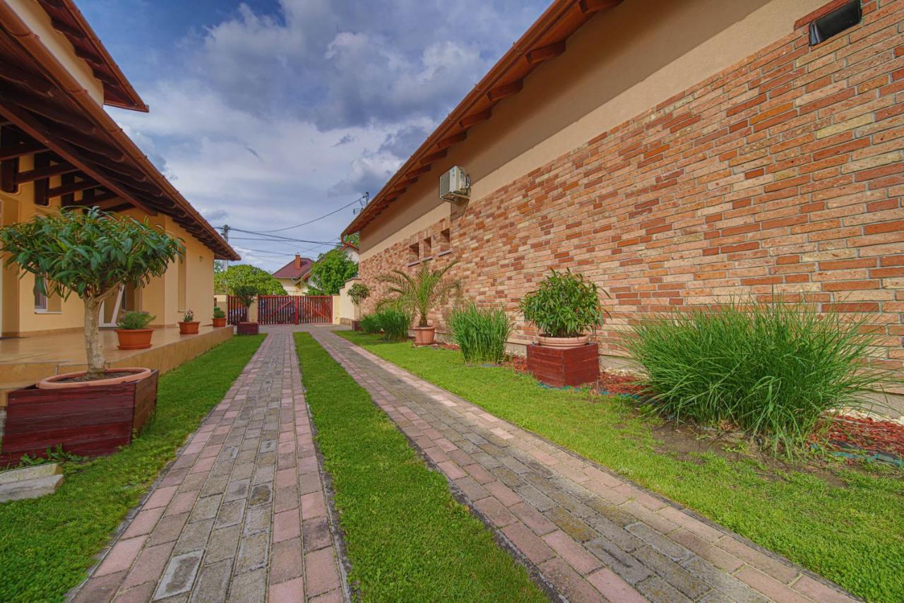 Kálvin utcai Apartmanok Hajdúszoboszló Esterno foto