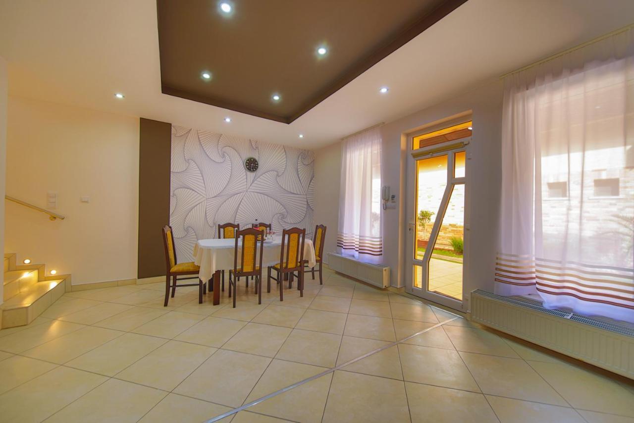 Kálvin utcai Apartmanok Hajdúszoboszló Esterno foto