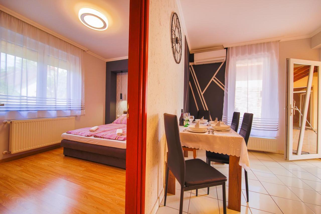 Kálvin utcai Apartmanok Hajdúszoboszló Esterno foto