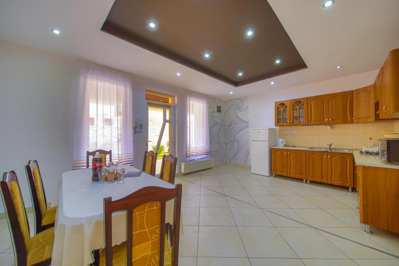 Kálvin utcai Apartmanok Hajdúszoboszló Esterno foto