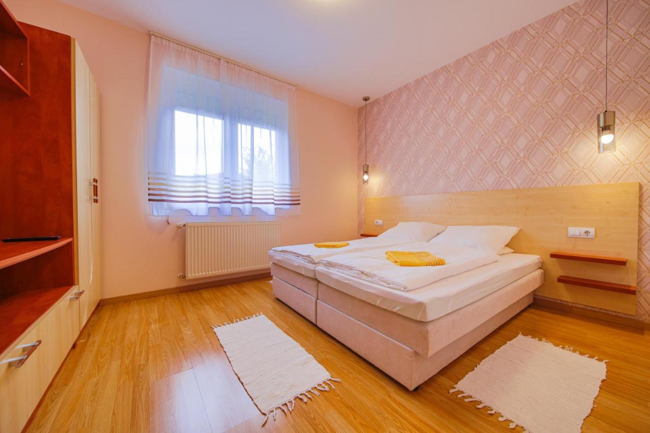 Kálvin utcai Apartmanok Hajdúszoboszló Esterno foto