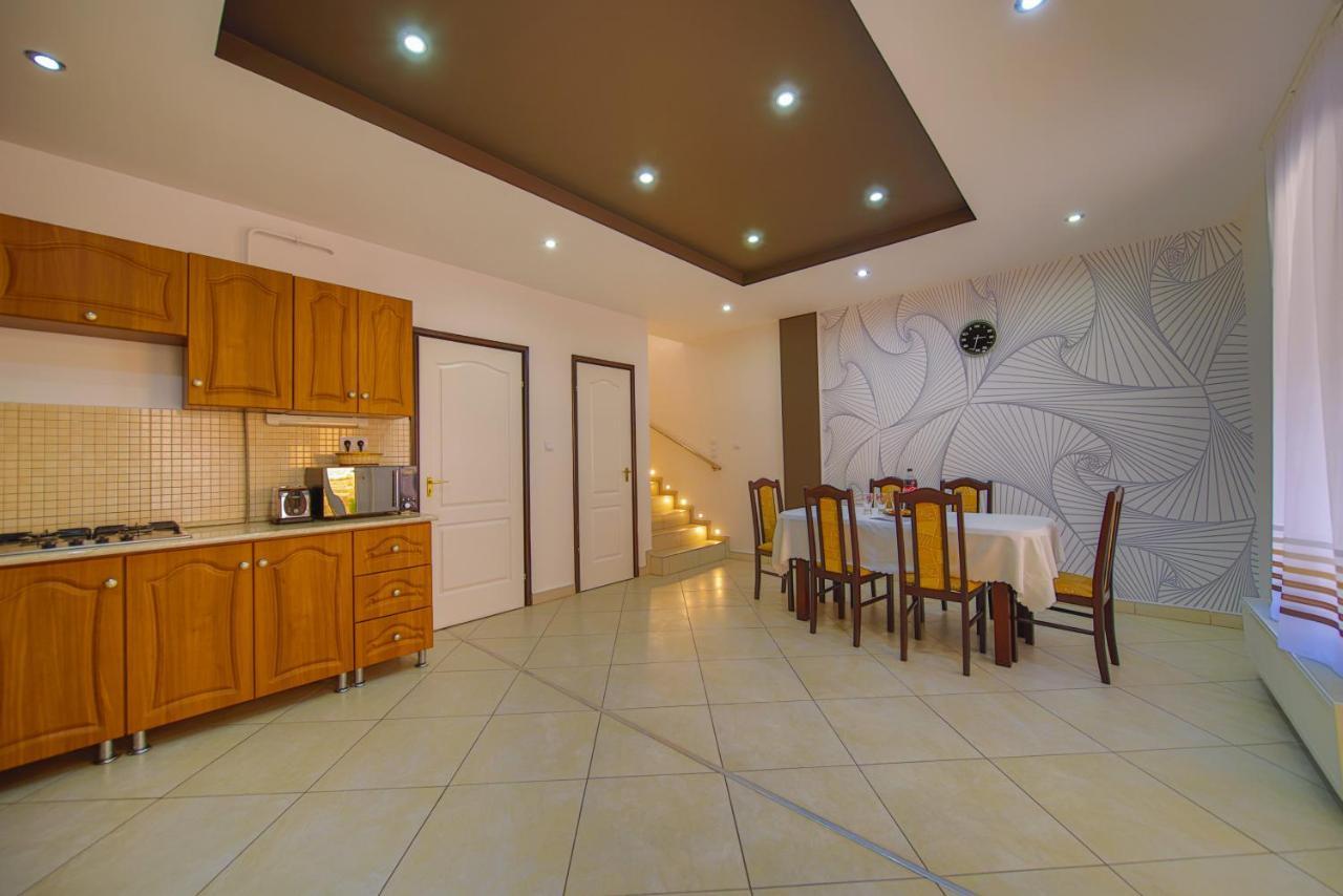 Kálvin utcai Apartmanok Hajdúszoboszló Esterno foto