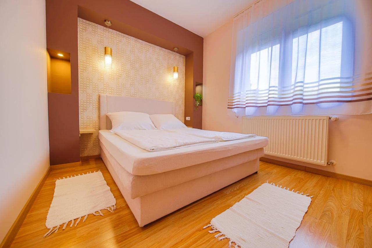 Kálvin utcai Apartmanok Hajdúszoboszló Esterno foto