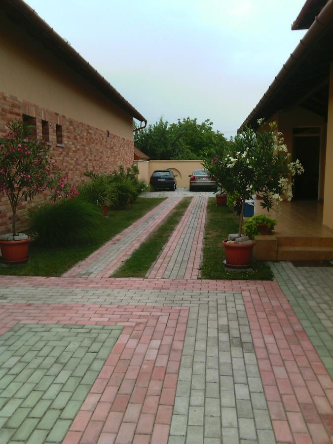 Kálvin utcai Apartmanok Hajdúszoboszló Esterno foto